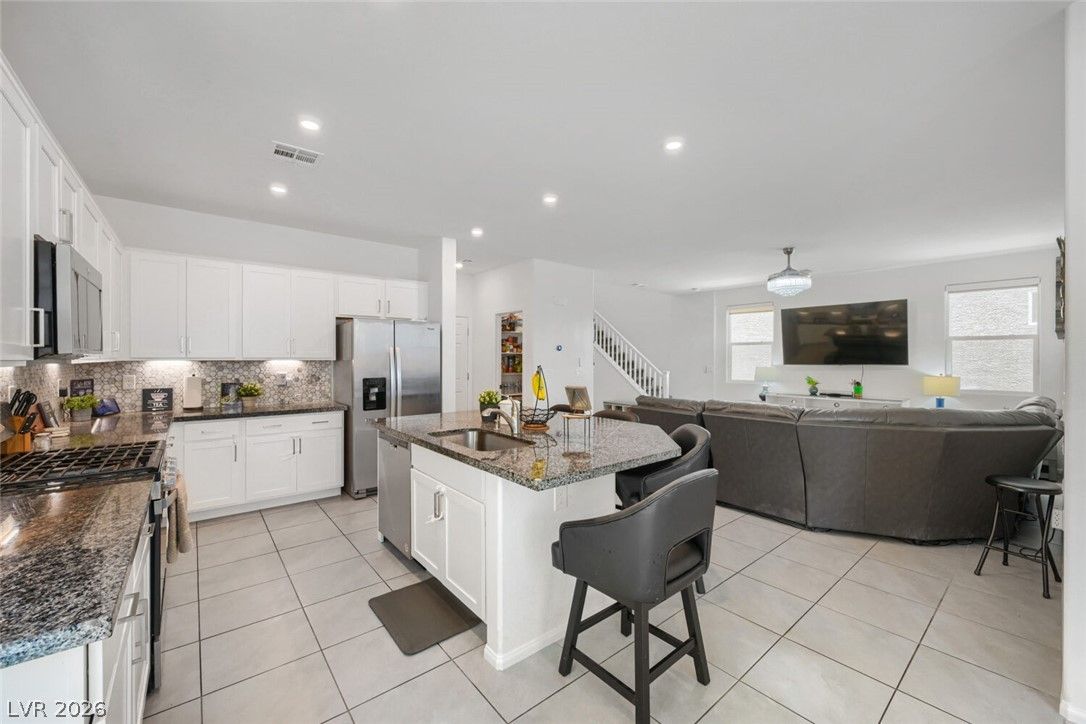 6178 Yuzu Place — photo 4