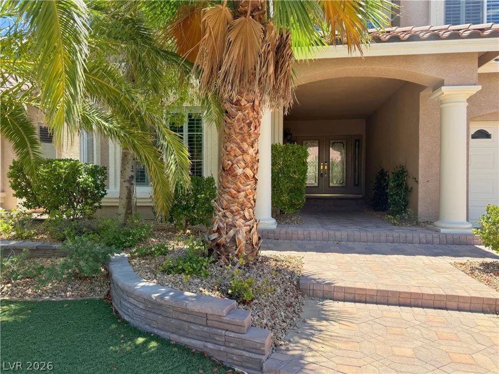 10986 Inverlochy Court — photo 2