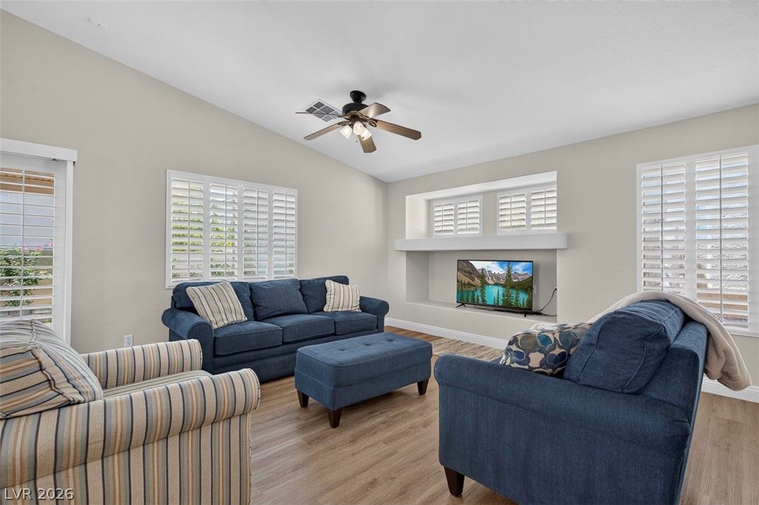 9009 Tumblewood Avenue — photo 5