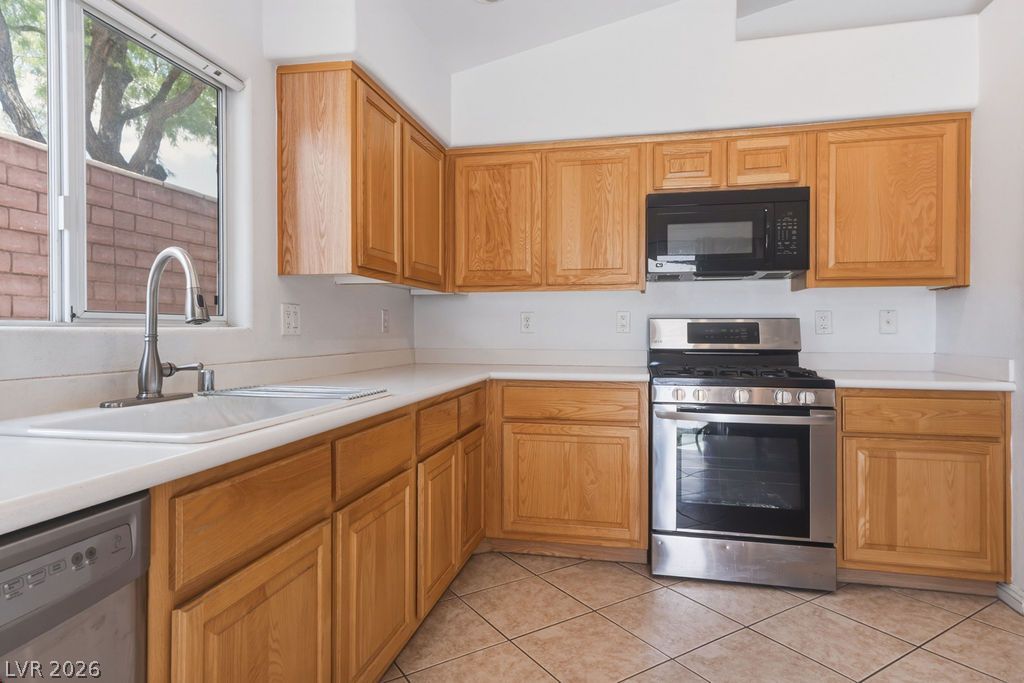 8594 Dyker Heights Avenue — photo 2