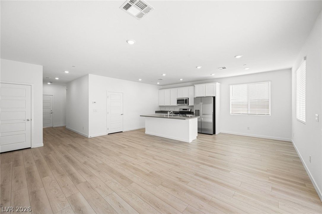 9773 Sunset Canyon Avenue — photo 4 of 28