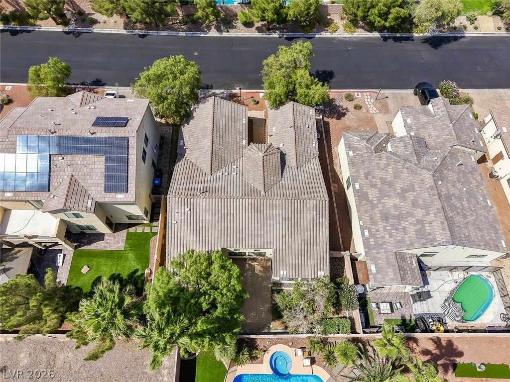 8117 Orchard Glen Avenue — photo 2