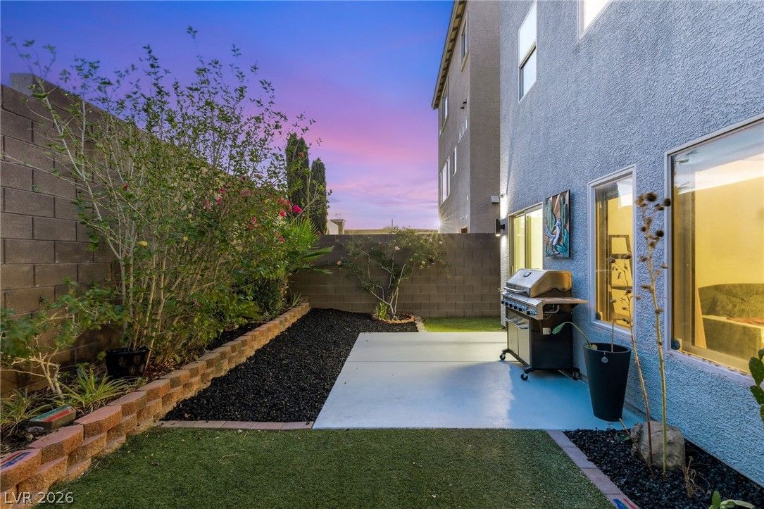 8111 Haywood Estate Avenue — photo 3
