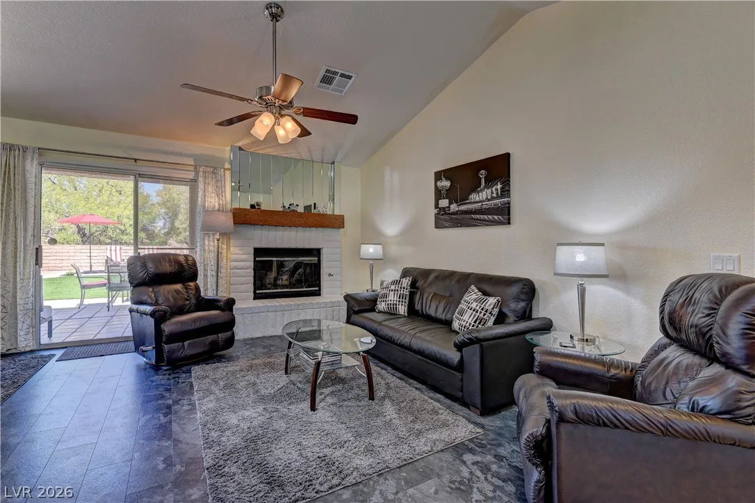 8912 SIGNAL TERRACE Drive — photo 4