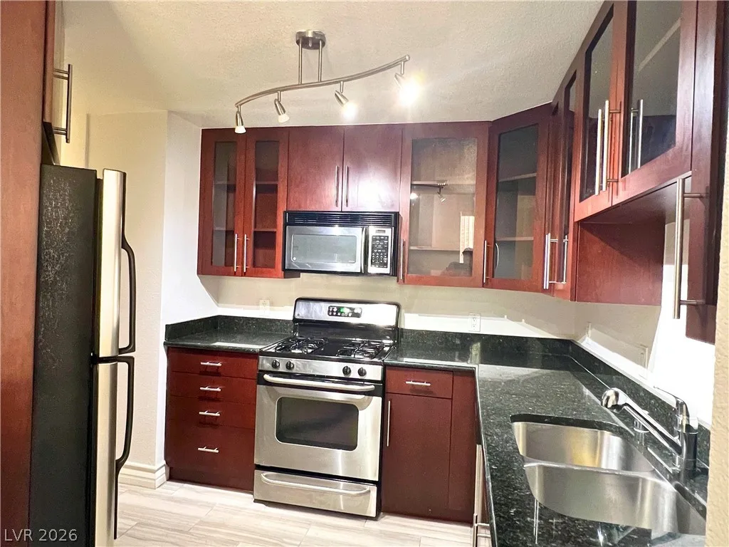 210 FLAMINGO Road 302 — photo 4