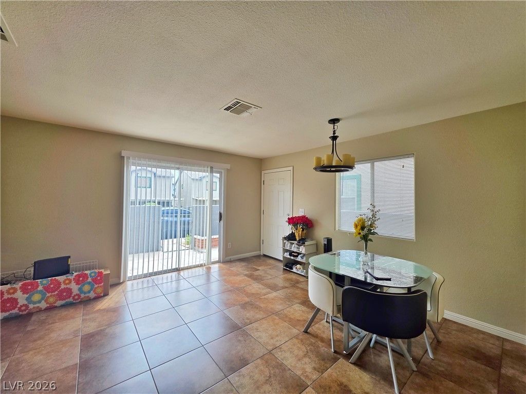 5218 Pat Place — photo 4