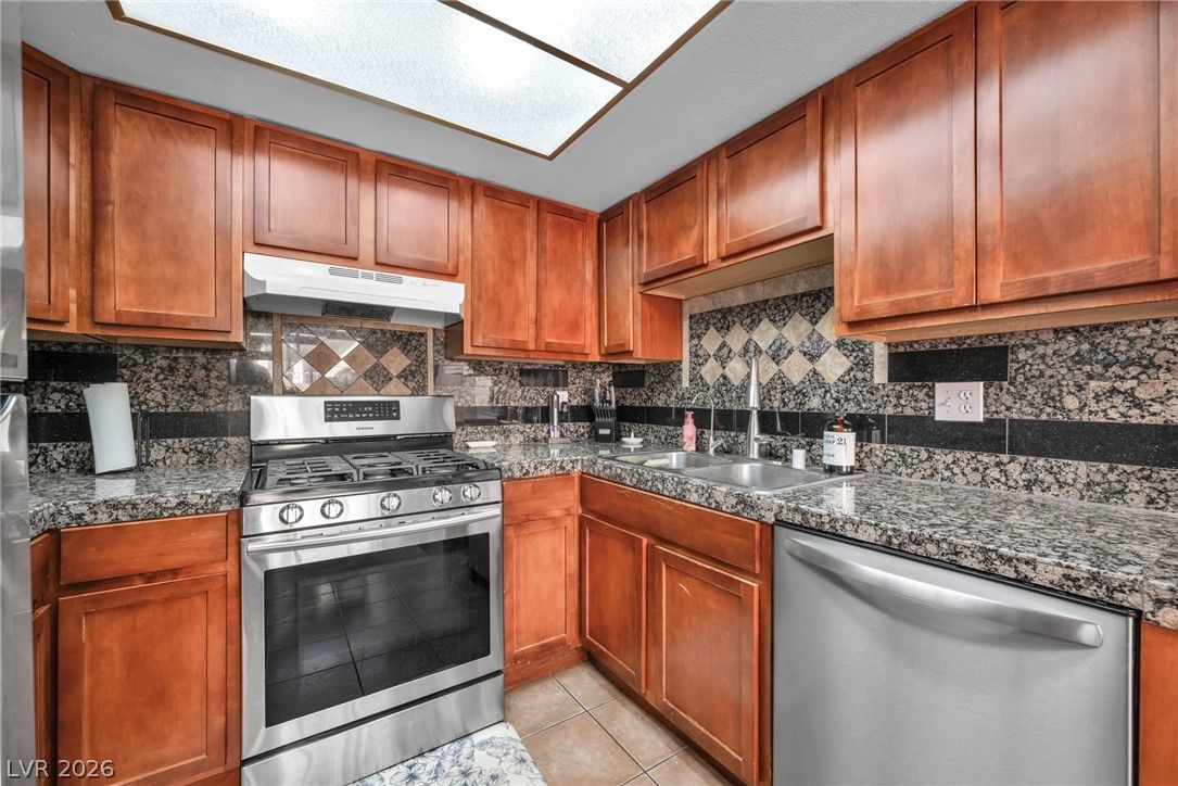 6443 Big Pine Way — photo 3