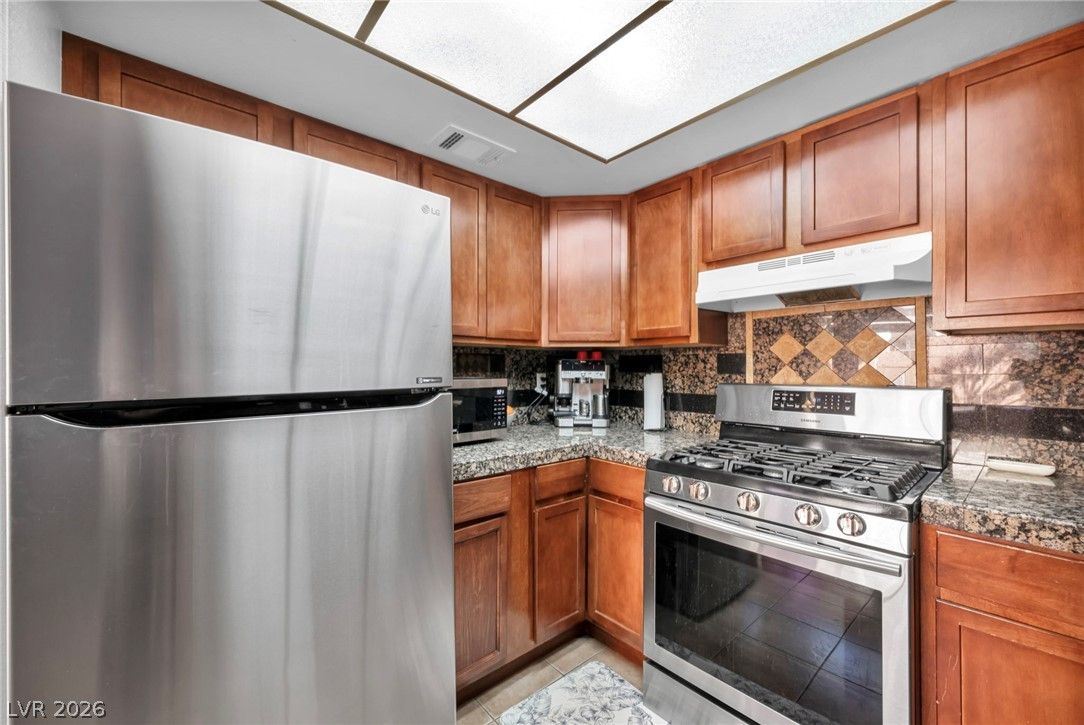 6443 Big Pine Way — photo 4