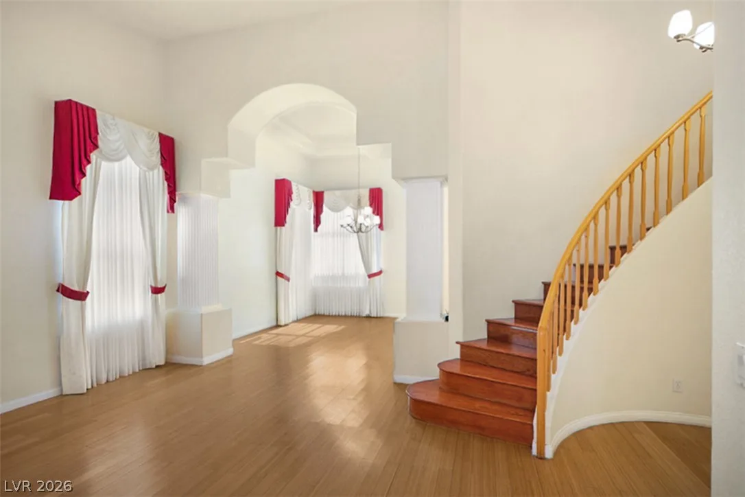 2120 Waterbury Lane — photo 4