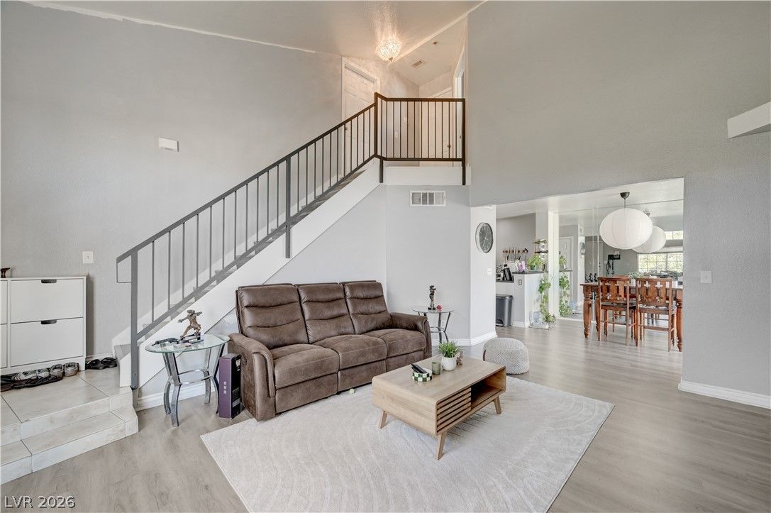 8012 Delbonita Avenue — photo 2
