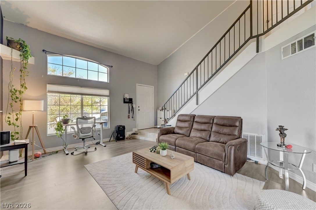 8012 Delbonita Avenue — photo 3