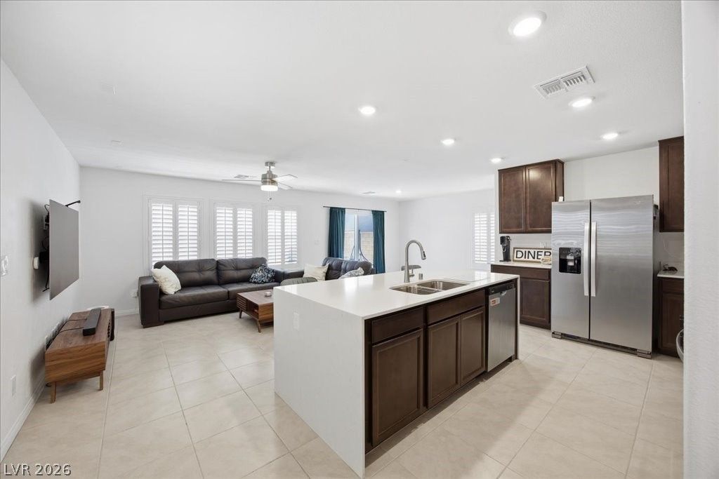 8724 Crestwood Hills Street — photo 2