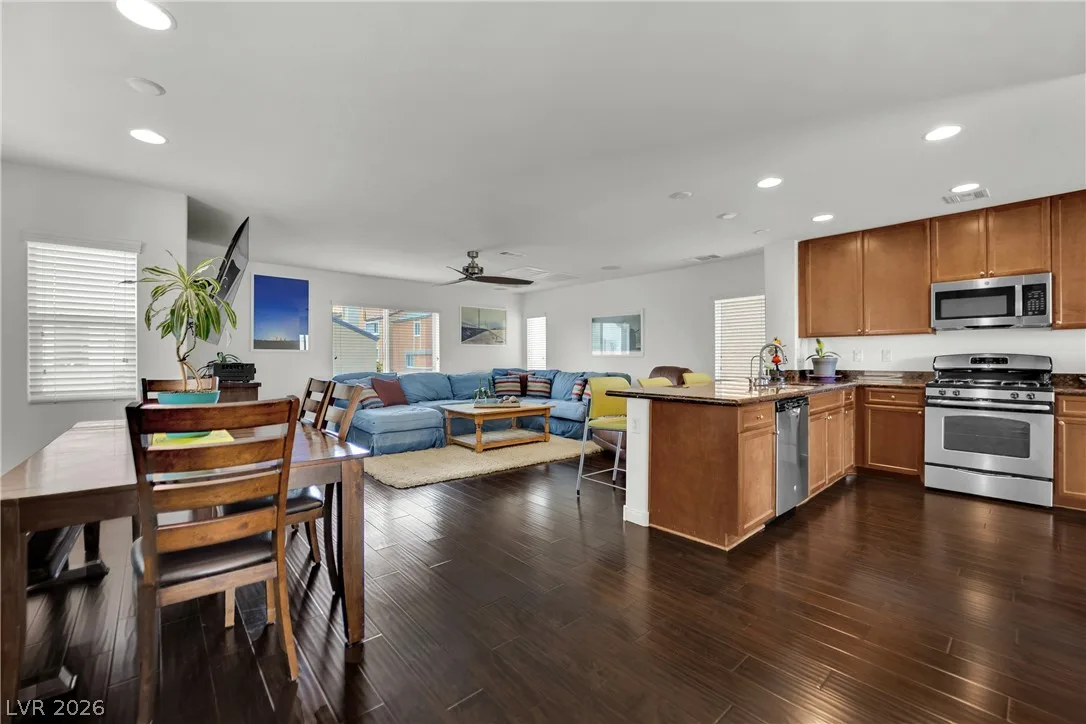 3944 Total Eclipse Street — photo 5