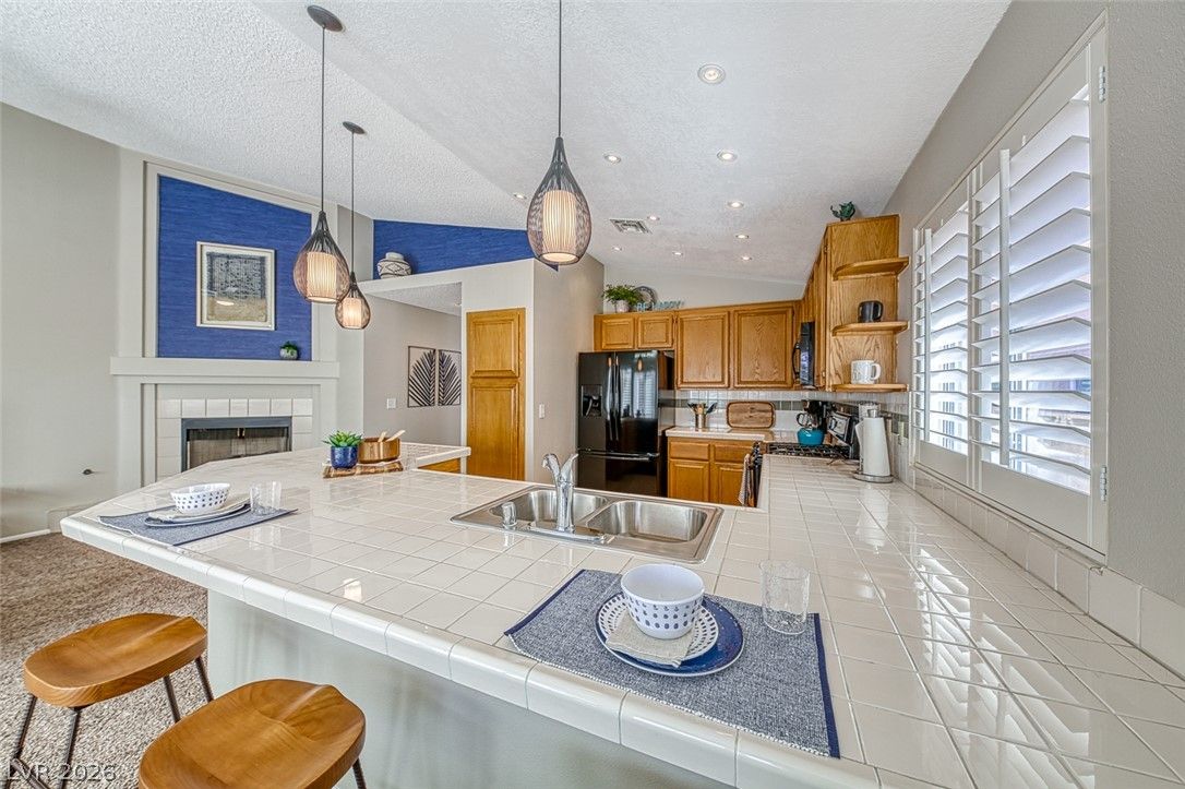 8421 Honeywood Circle — photo 4 of 24
