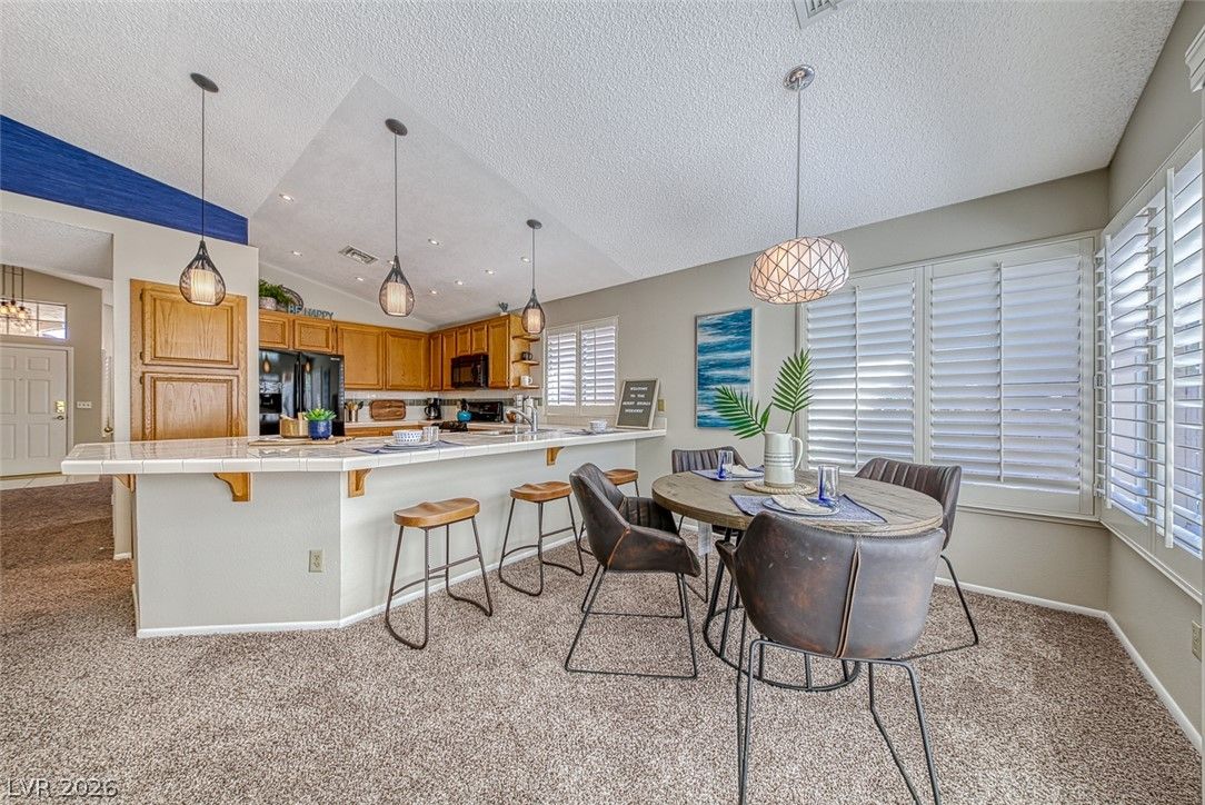 8421 Honeywood Circle — photo 5 of 24