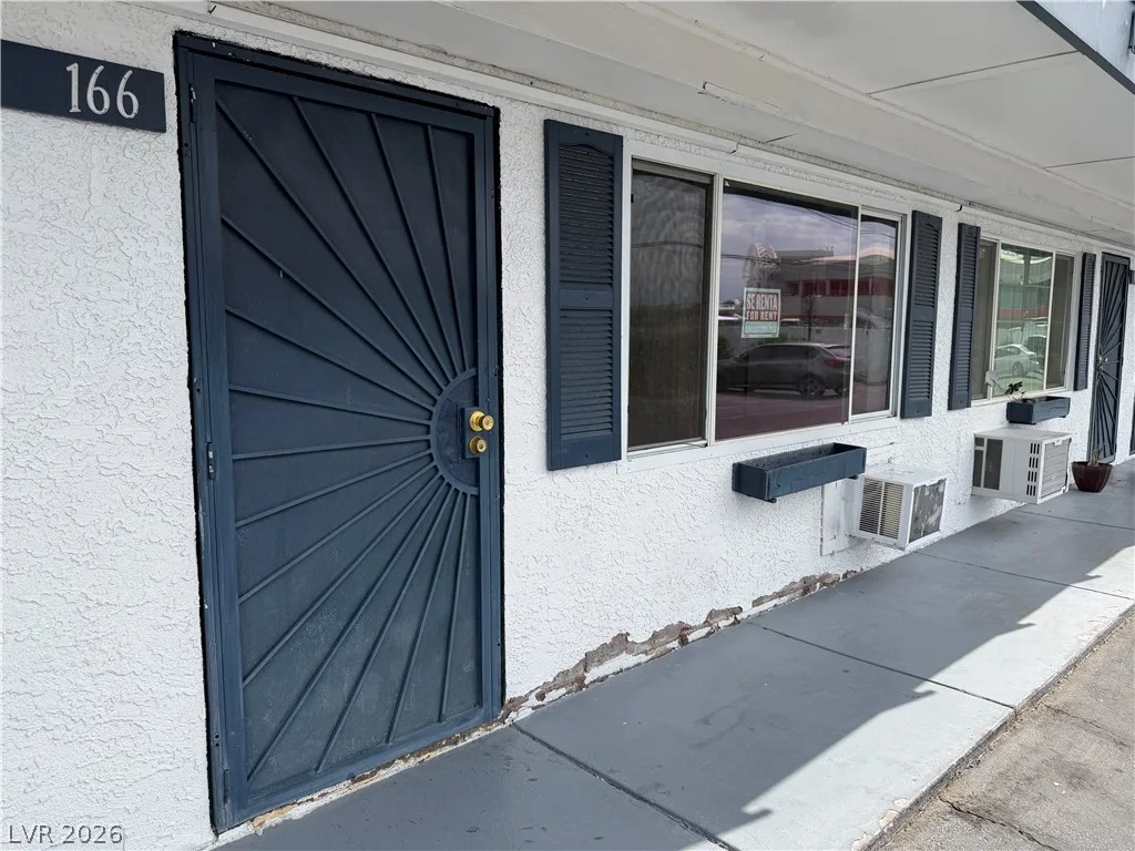 4600 University Center Drive 166 — photo 3
