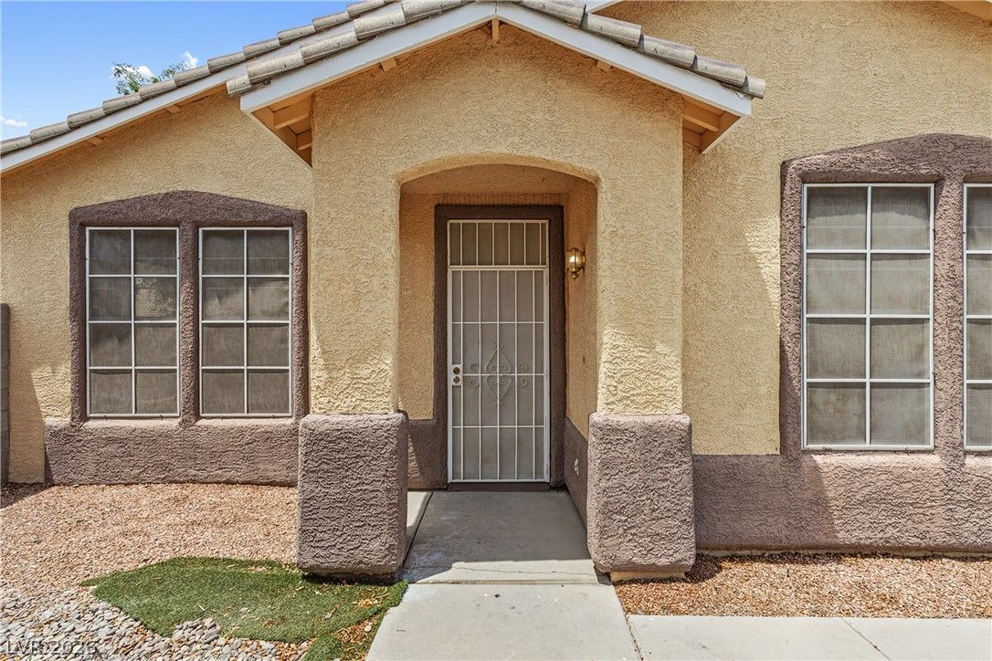 5026 Droubay Drive — photo 3