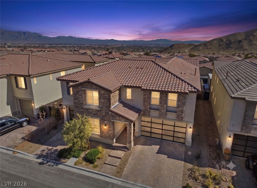 4522 Amazing View Street — photo 2
