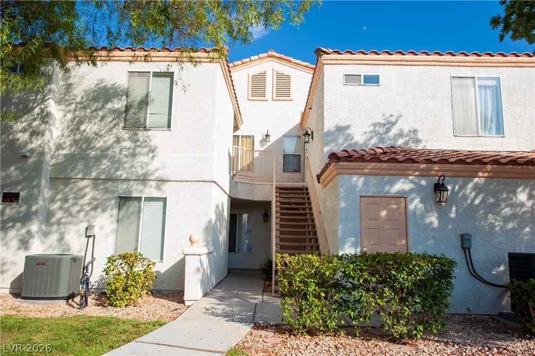 8452 Boseck Drive 187 — photo 4