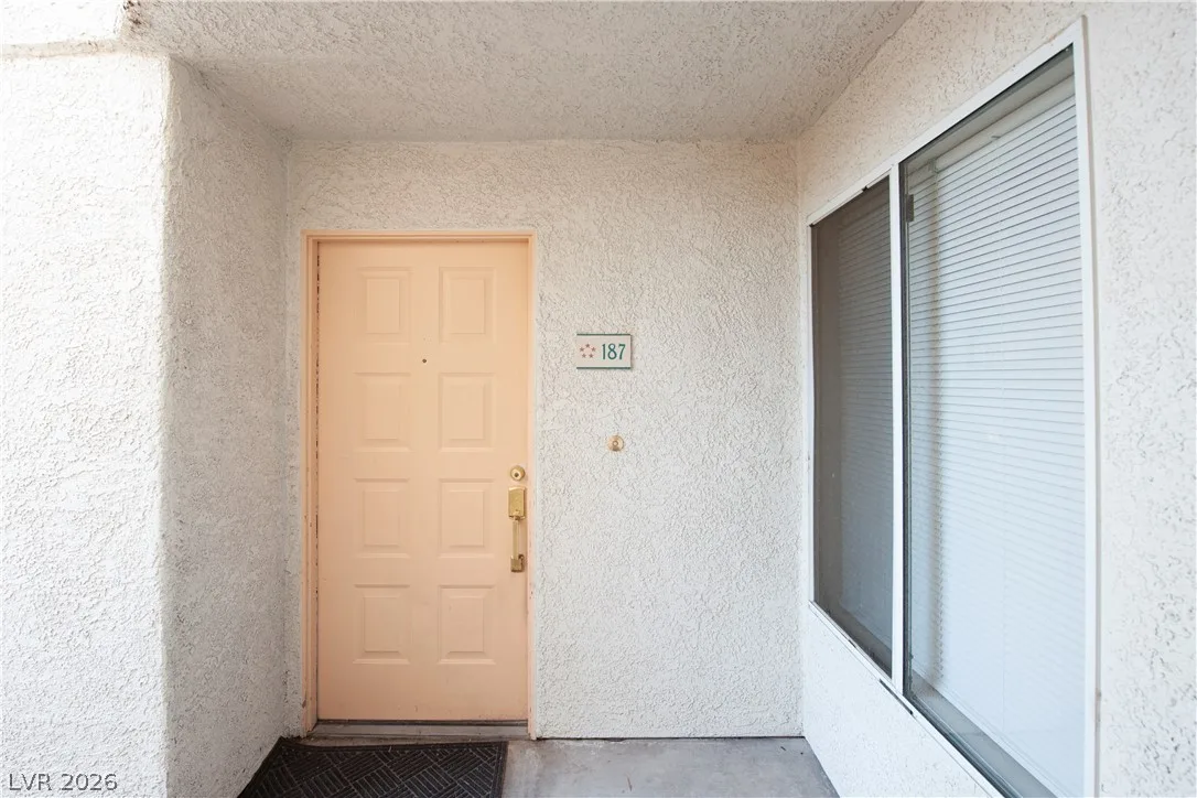 8452 Boseck Drive 187 — photo 5