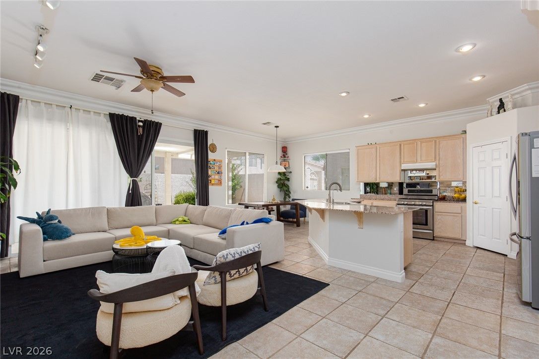 322 Turtle Peak Avenue — photo 2