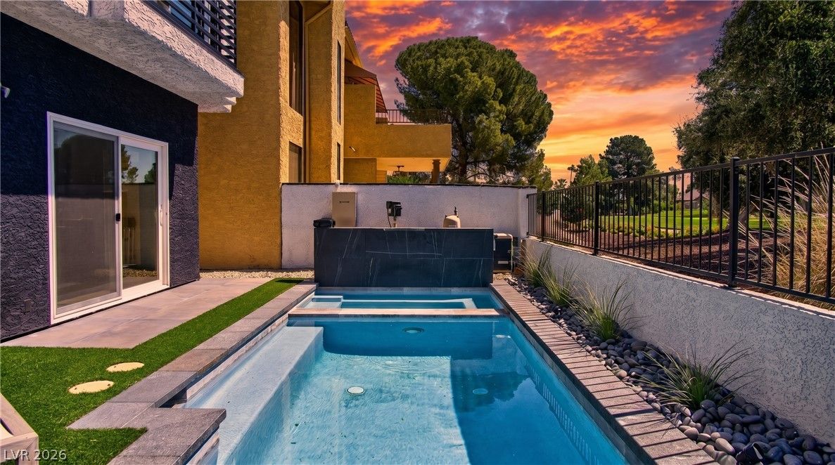 2861 Queens Courtyard Drive — photo 4