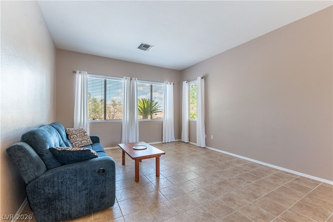 10304 Snyder Avenue — photo 5
