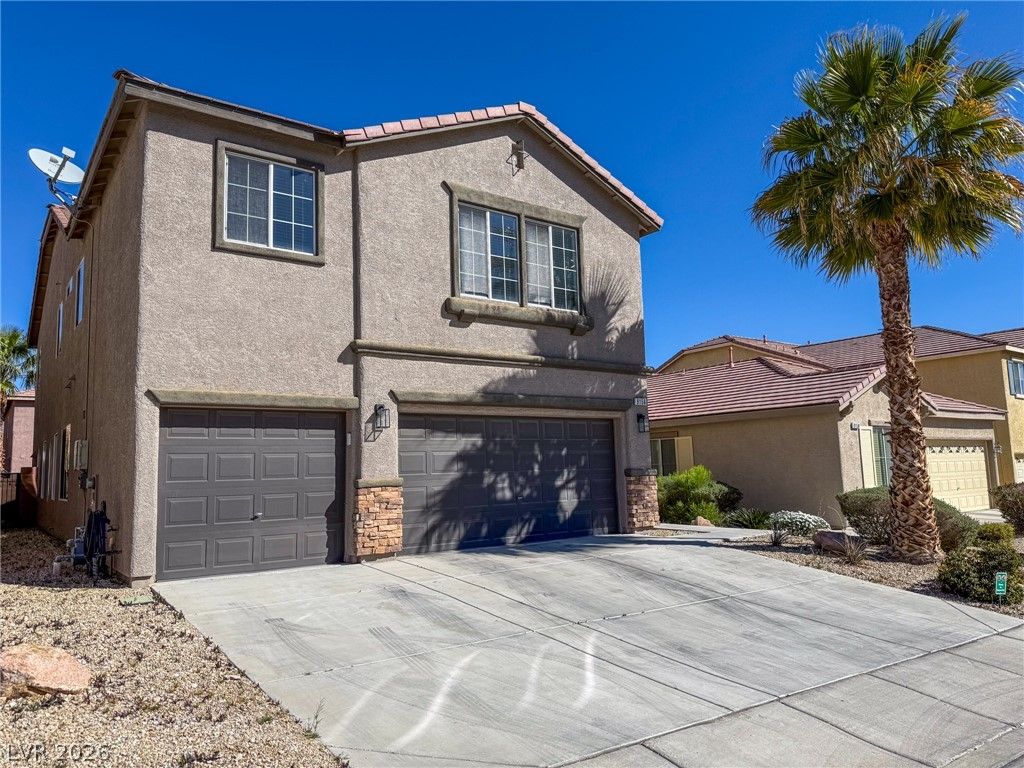 9156 Weeping Hollow Avenue — photo 3 of 32