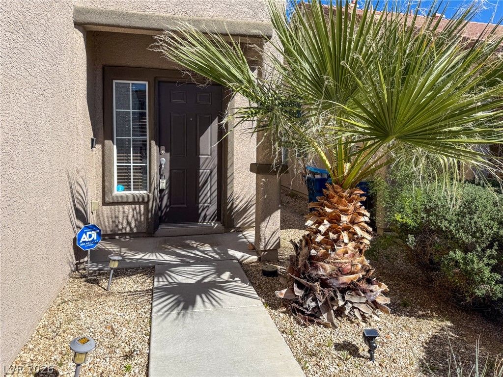 9156 Weeping Hollow Avenue — photo 4 of 32
