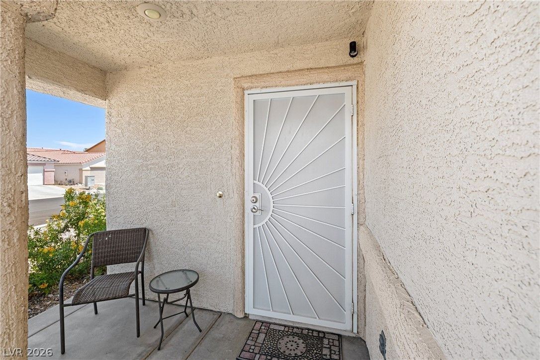 8609 Majestic Pine Avenue — photo 3