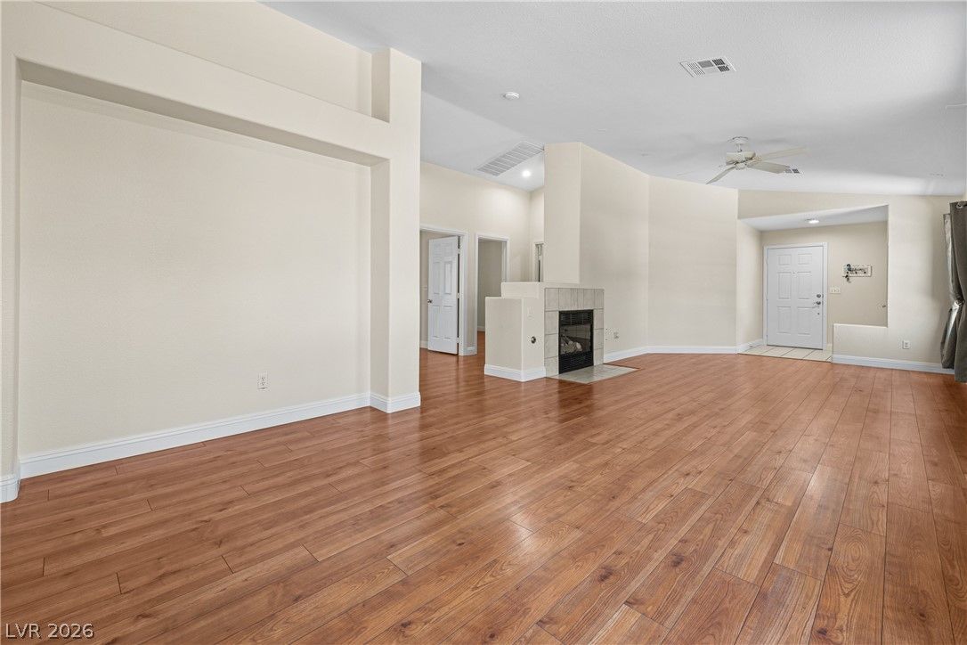 8609 Majestic Pine Avenue — photo 4