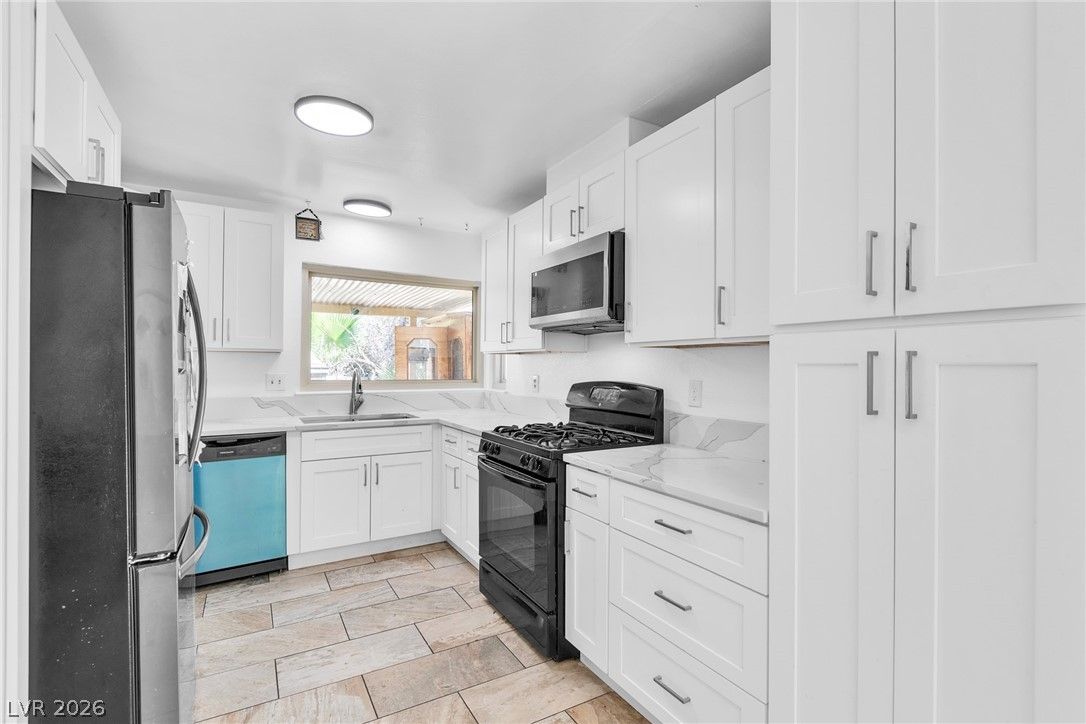 4460 Cranbrook Way — photo 4 of 46