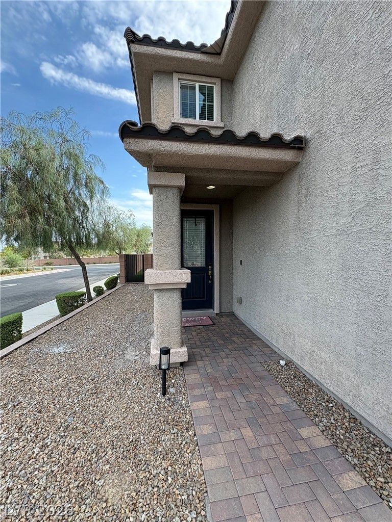 674 Tremaine Court — photo 3