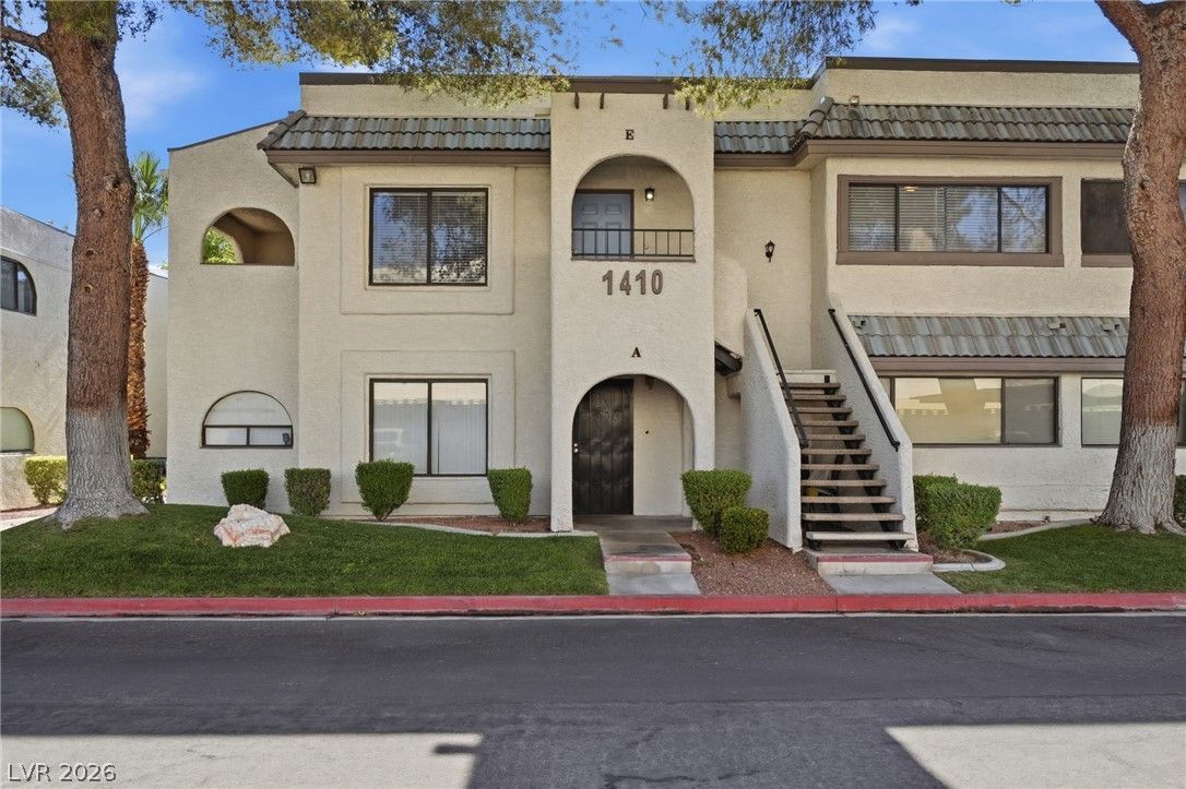 1410 Santa Margarita Street E — photo 1