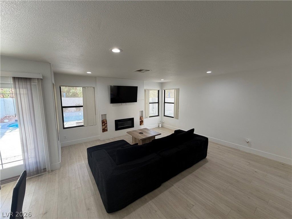 3004 Ocean View Drive — photo 4 of 23
