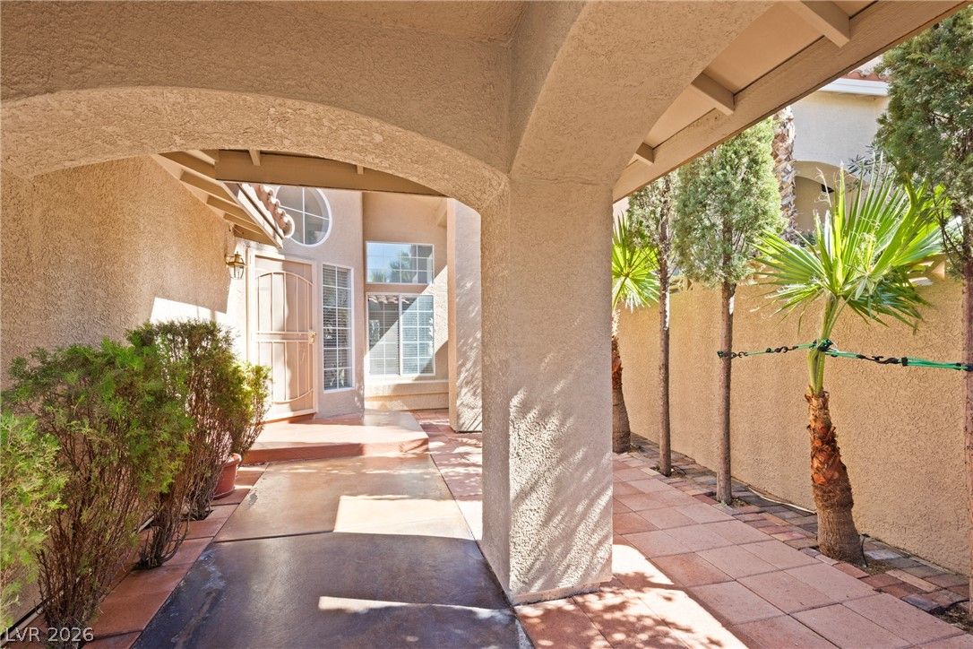 2000 Summit Pointe Drive — photo 2