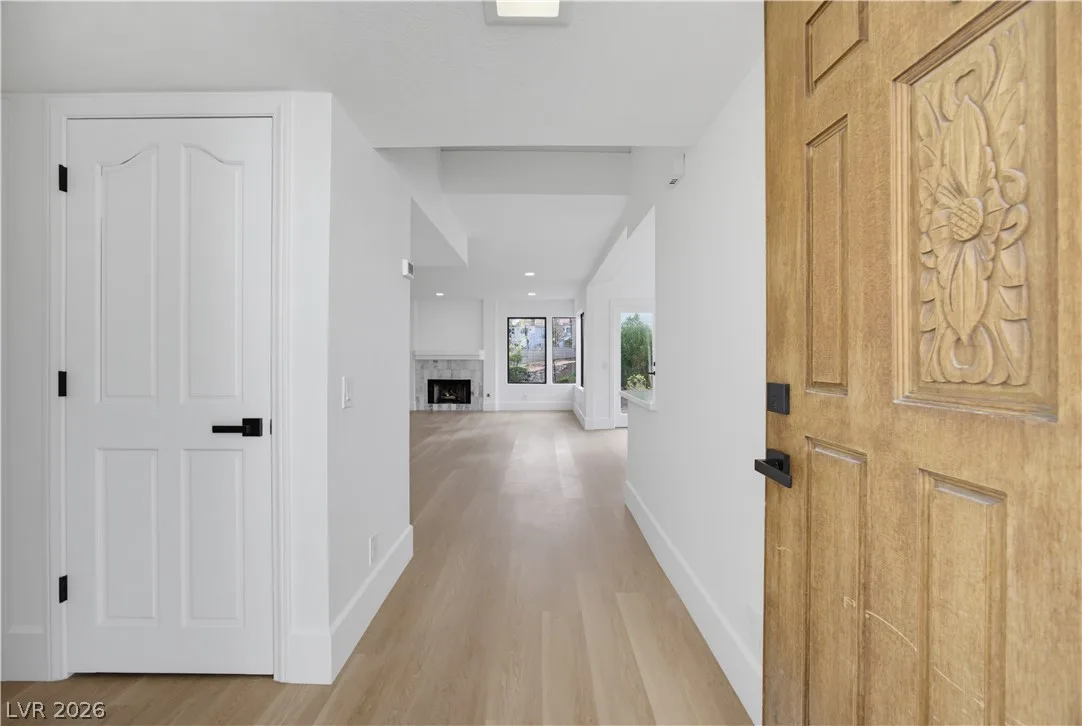 2720 Baycliff Court 2 — photo 3