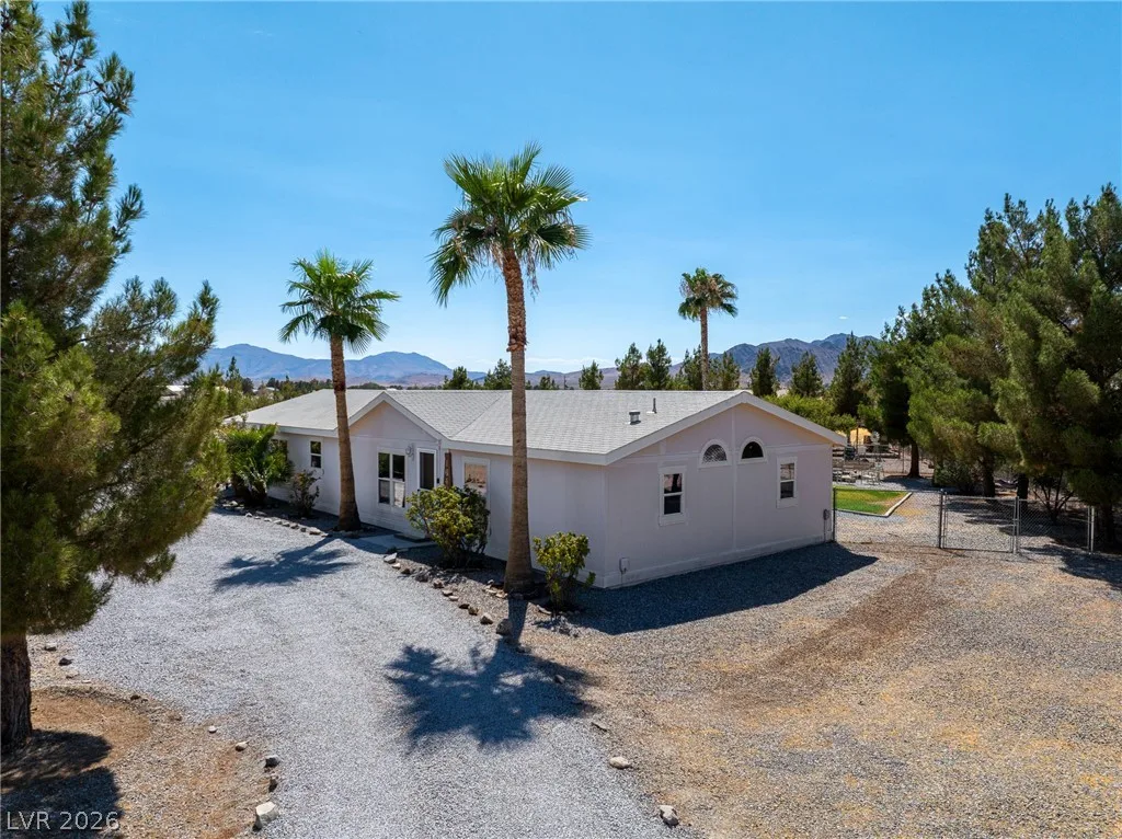 1640 North Woodchips Road — photo 5