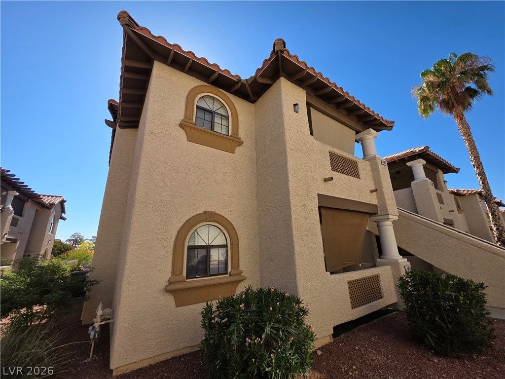 1407 Santa Margarita Street A — photo 2