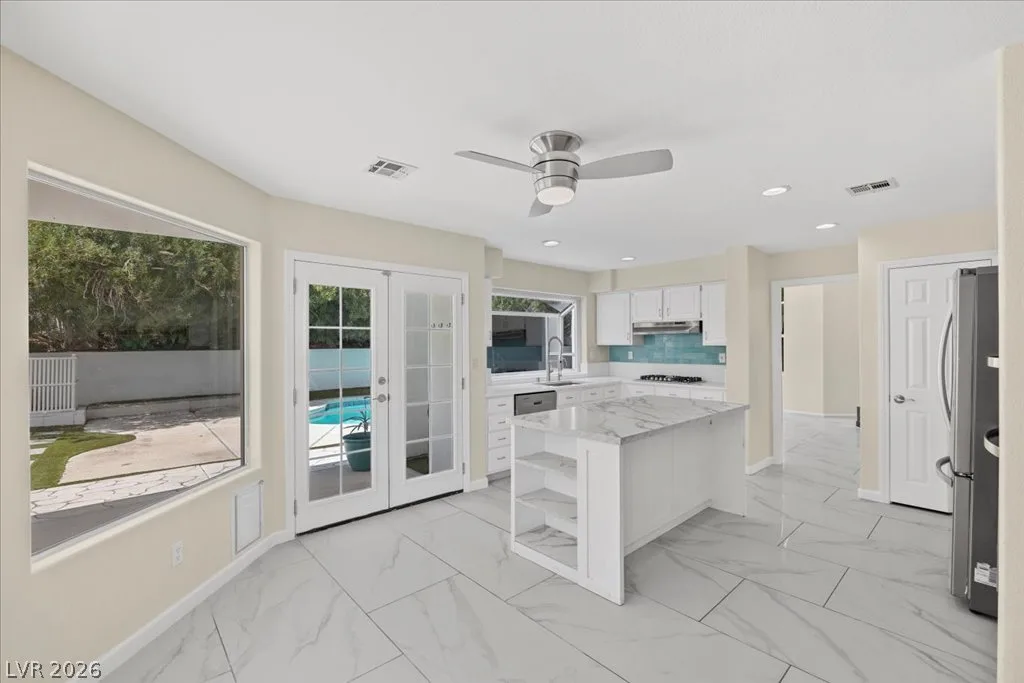 2071 Sutton Way — photo 2