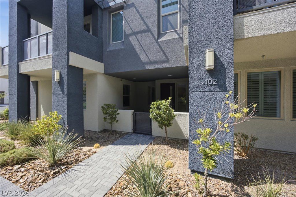 11313 Vision Peak Avenue 102 — photo 2