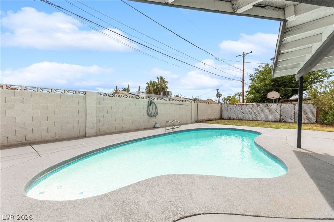 4717 Cinderella Lane — photo 5 of 39