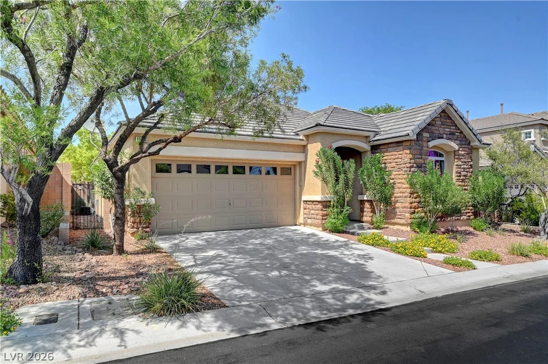 10240 Gladstone Peak Street — photo 4