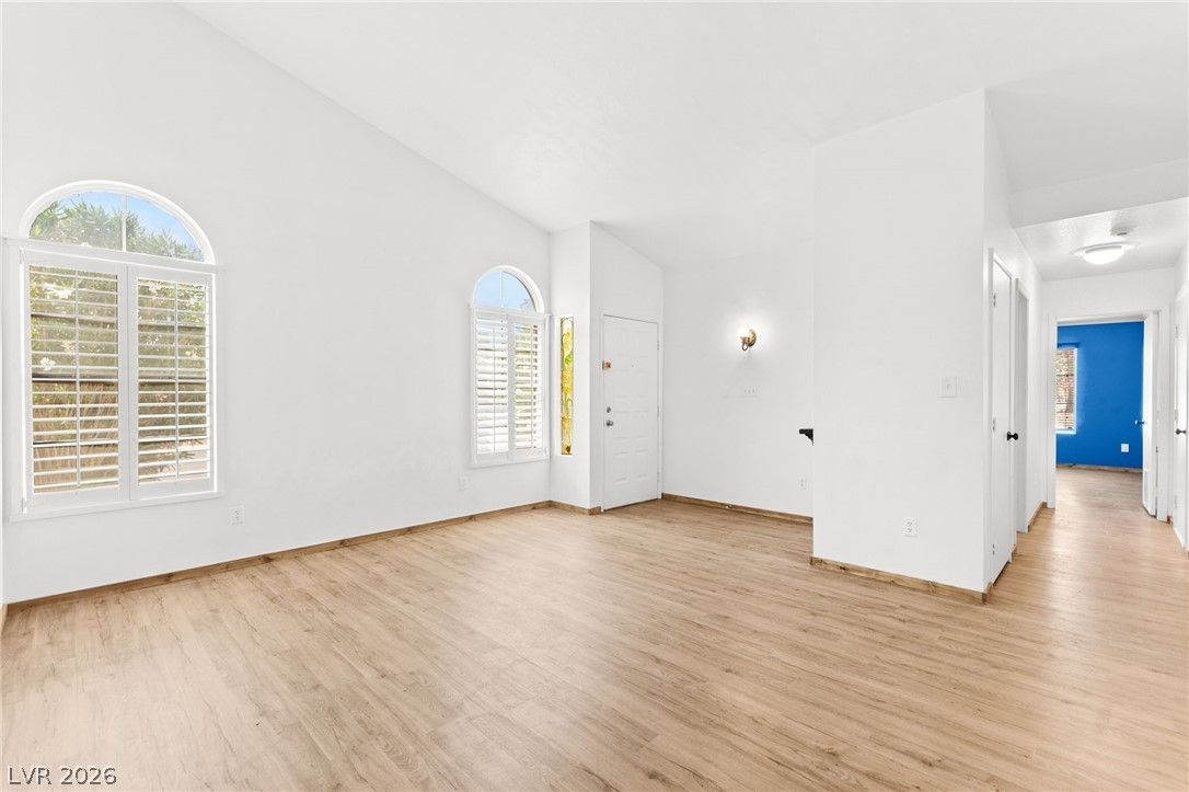 7749 Kasmere Falls Drive — photo 2
