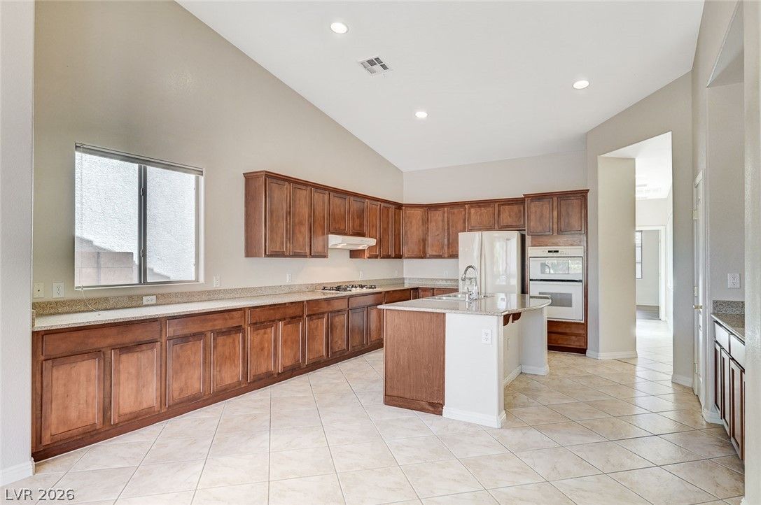 8112 Chestnut Hollow Avenue — photo 4