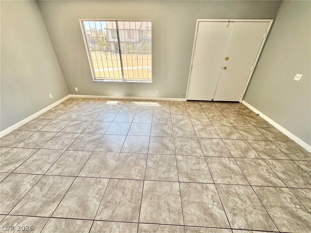 3911 Hartford Place — photo 4 of 36