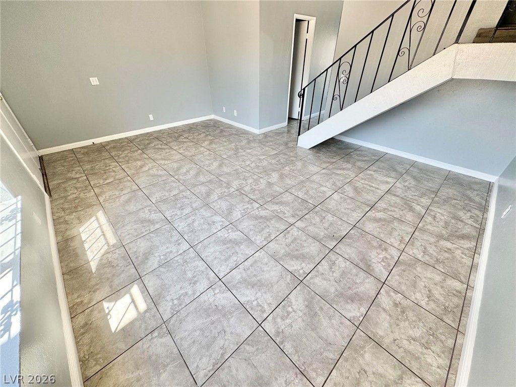 3911 Hartford Place — photo 5 of 36
