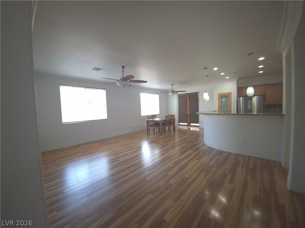 3937 East Chaffe Avenue — photo 4 of 37