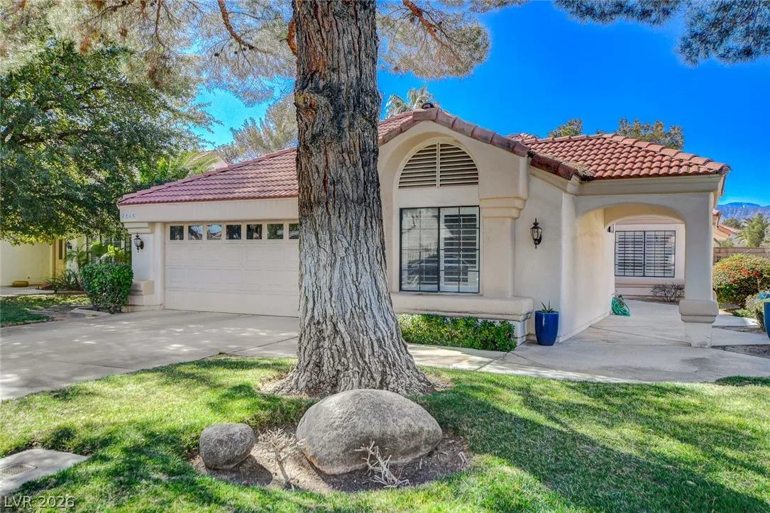 5429 Painted Sunrise Drive — photo 3