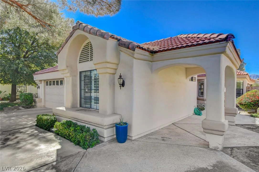 5429 Painted Sunrise Drive — photo 4